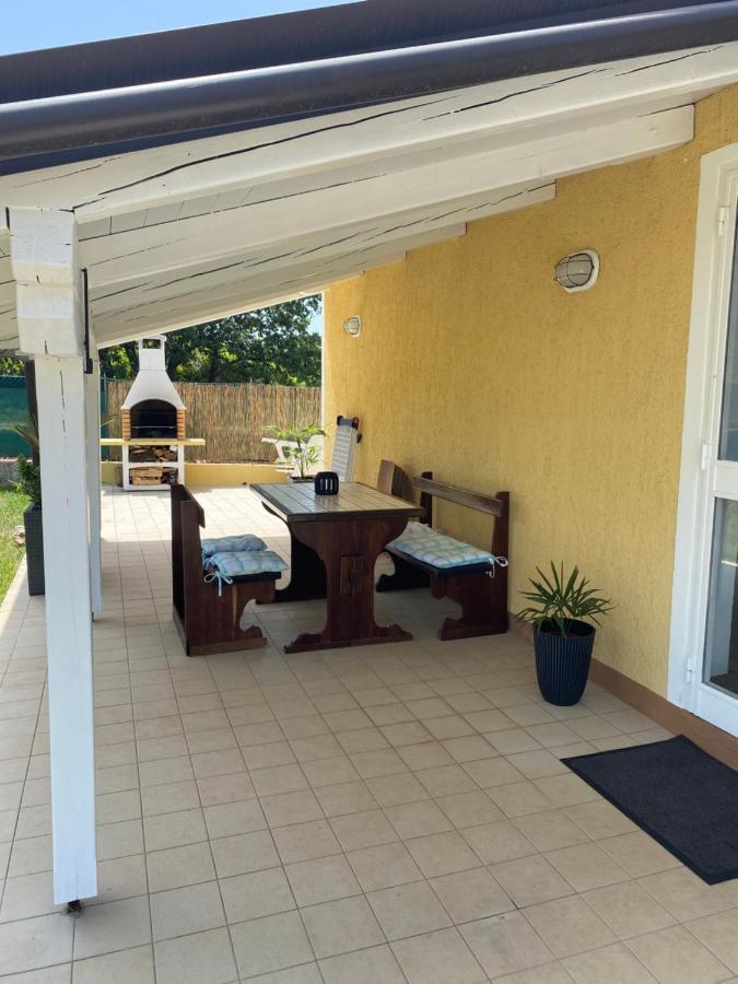 Holiday Home Rosa Gedići Buitenkant foto